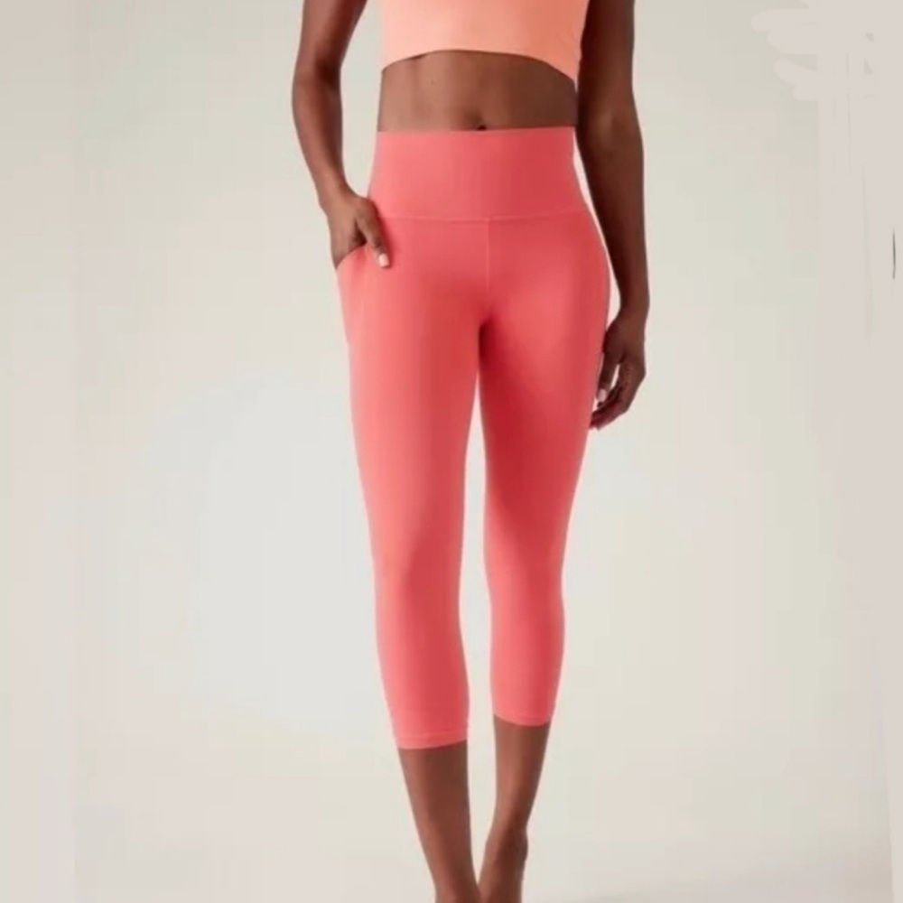 Athleta Salutation Stash Pocket II Capri Tight